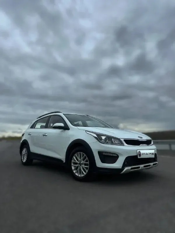 Kia Rio X после мойки и очистки кузова от битума