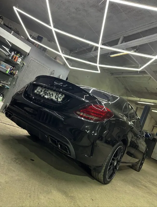 Mercedes сзади после полировки и керамики