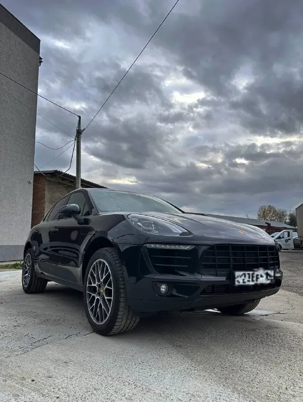 Капот Porsche после правки