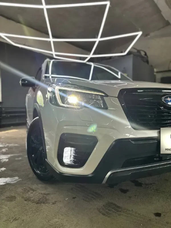 Фары Subaru Forester под защитной плёнкой